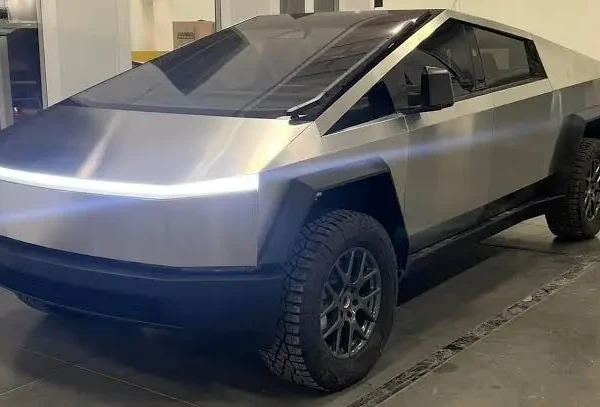 2023 Tesla Cybertruck Rear-Wheel Drive